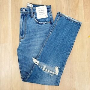 Abercrombie & fitch NWT women’s ankle straight ultra high rise jeans